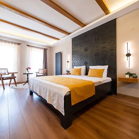 Aksoy Butik Бозджаада